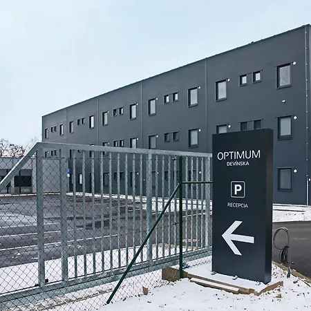 Optimum Devinska Ostello